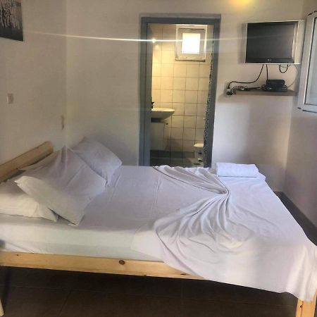 Karampinis Guest House Kali Limenes Bagian luar foto